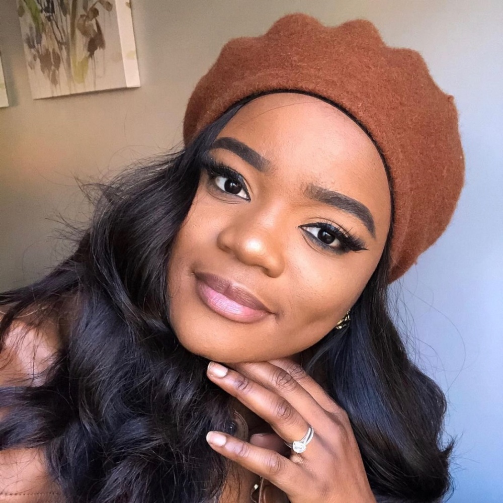 Meet your Posher, Adebimpe